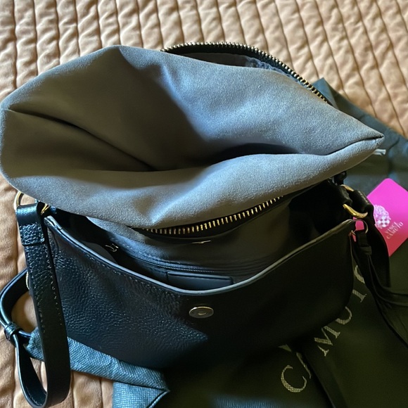 EUC Black Vince Camuto Kenzy Leather Crossbody Bag w/dust bag & card - Picture 11 of 16